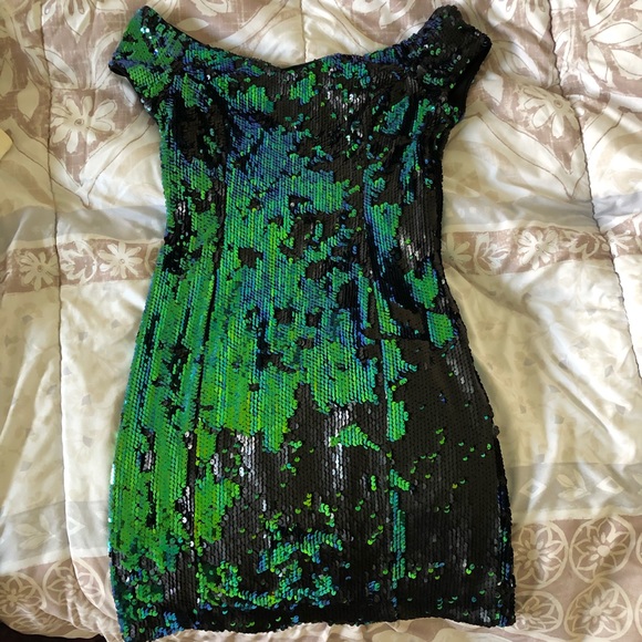 Guess off the shoulder mermaid sequin minidress - Picture 4 of 4